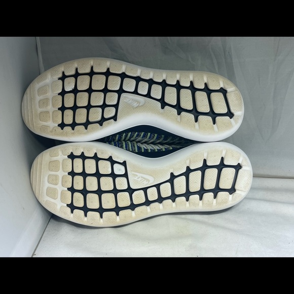 PreOwned Nike Roshe Two Flyknit Women's 6.5 Athletic Sneakers - Picture 5 of 7